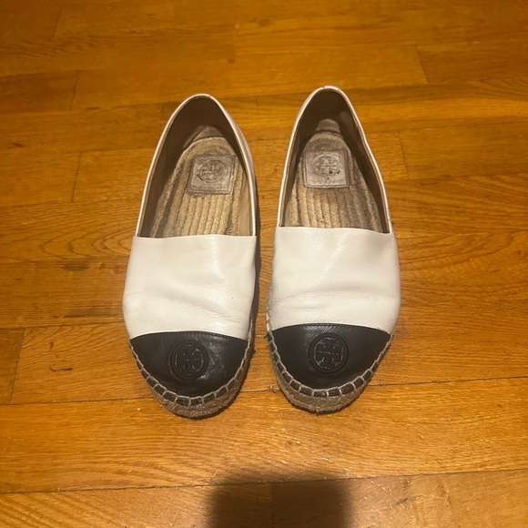 Tory Burch White and Black Espadrille Flats - Picture 3 of 16